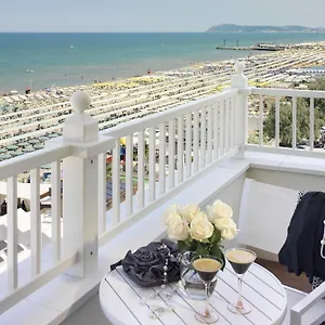 Tiffany's 4*, Riccione Italie