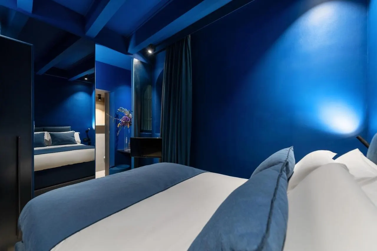 Elysium Suites collection Rome Couette-café